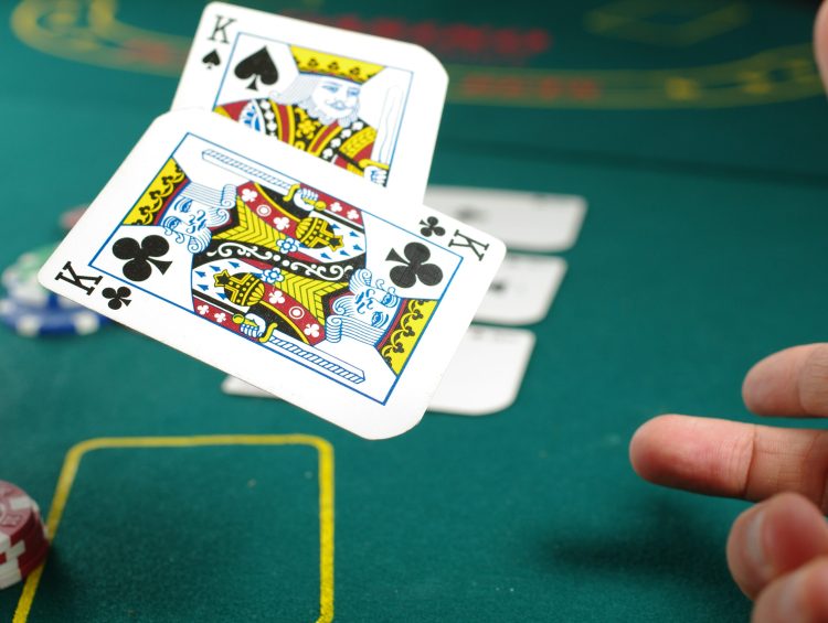 Explore Customer Support Features Within Top Online Casinos